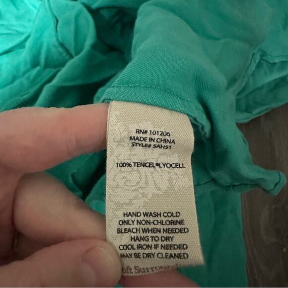 Soft Surroundings Washed Tencel Asymmetric Button Roll Tab Sleeve Tunic Top Sz L - Picture 7 of 9